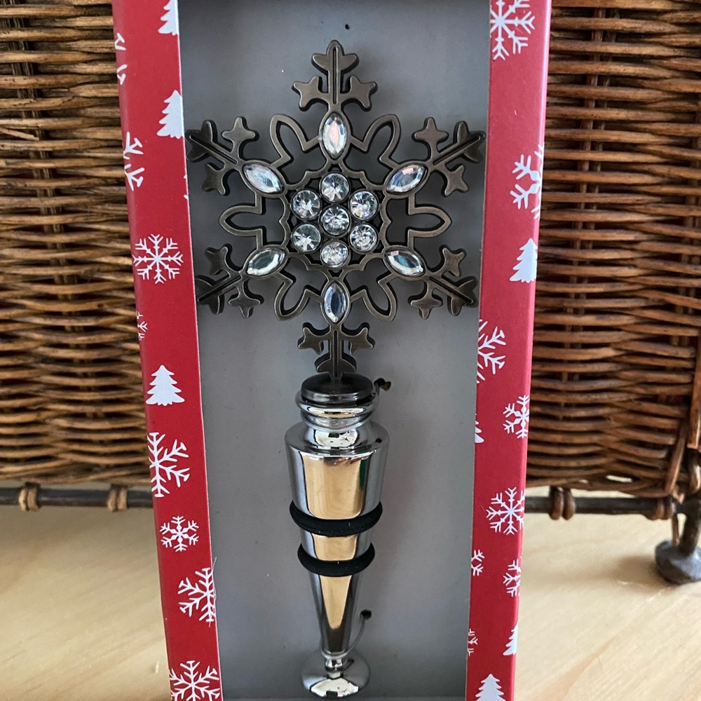 Snowflake bottle stopper